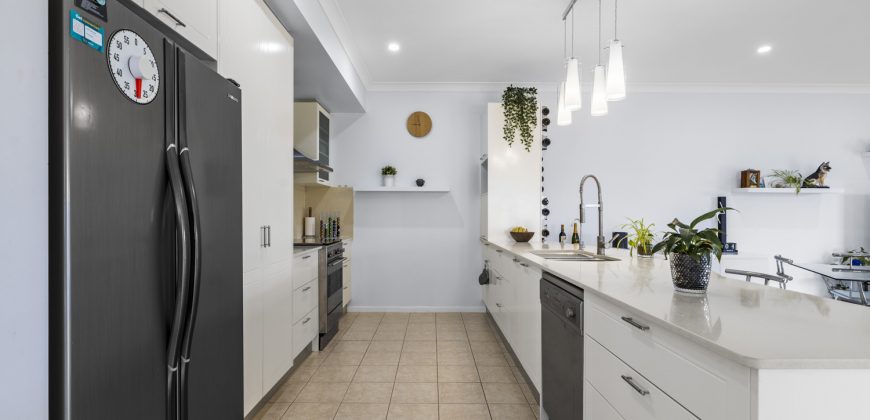 17/145 Palm Meadow, Carrara, Qld 4211