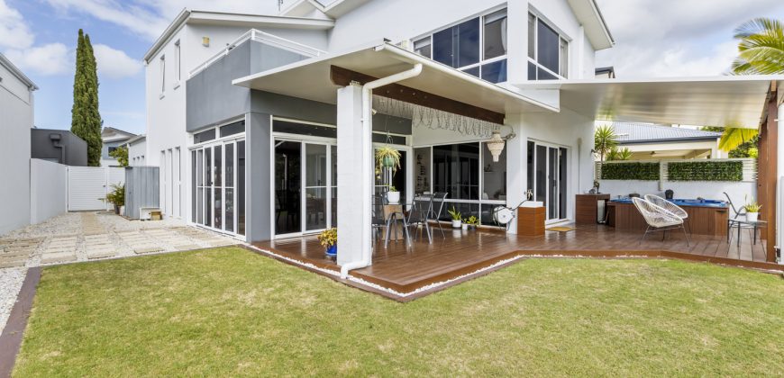 17/145 Palm Meadow, Carrara, Qld 4211