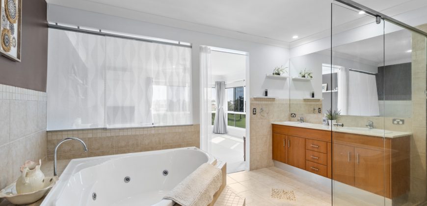 17/145 Palm Meadow, Carrara, Qld 4211