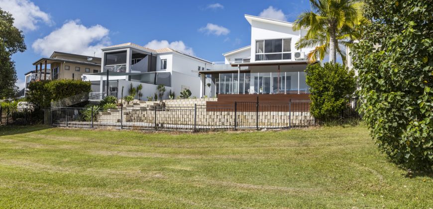 17/145 Palm Meadow, Carrara, Qld 4211