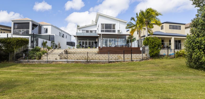 17/145 Palm Meadow, Carrara, Qld 4211