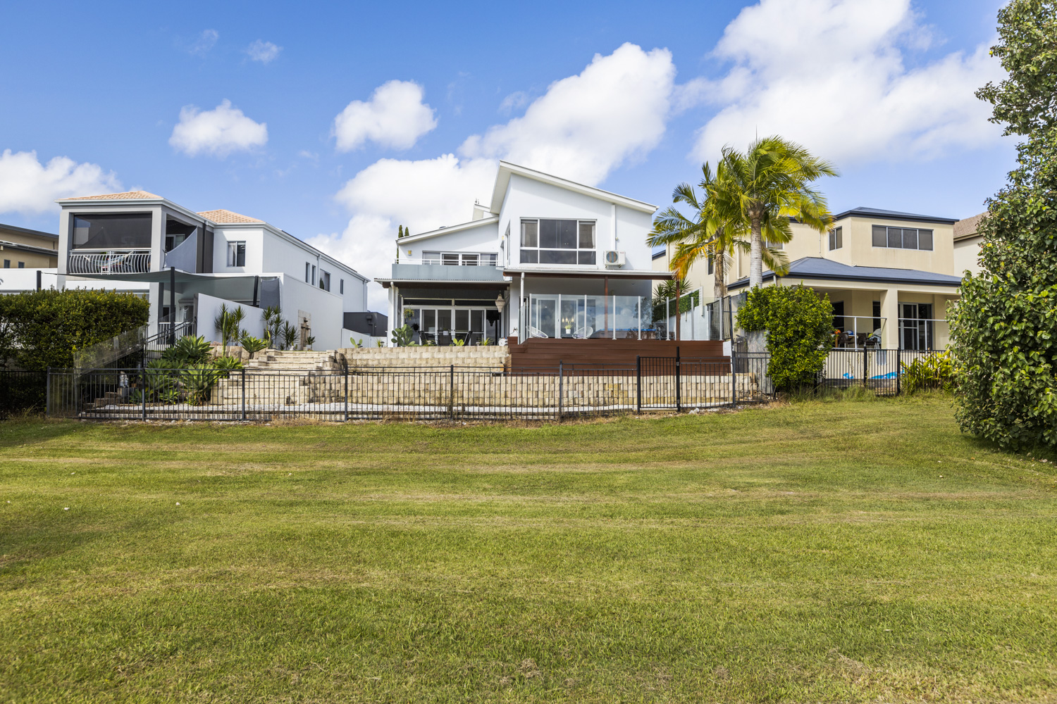 17/145 Palm Meadow, Carrara, Qld 4211